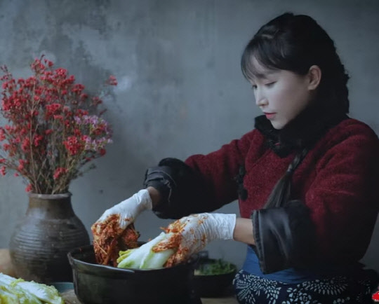 유튜브 채널 '리쯔치(李子柒·Liziqi)'